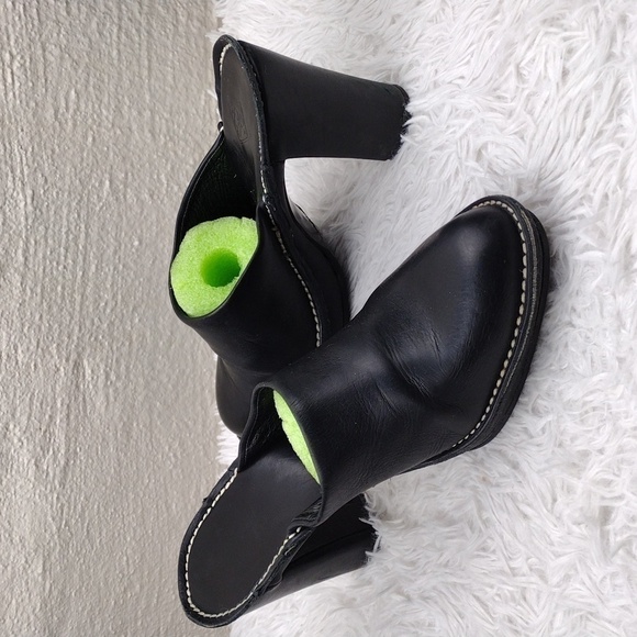 DJP Donald Pliner Black Leather Upper Almond Toe Block Heel Slip On Mule Shoe - Picture 1 of 16